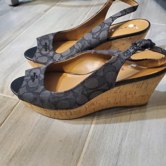 Highheels - Picture 2 of 3